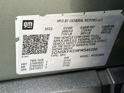 Used 2023 Chevrolet Suburban Premier image 29