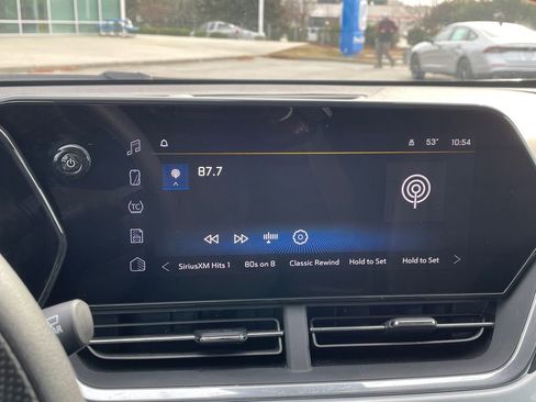 Used 2024 Chevrolet Trax LT image 35