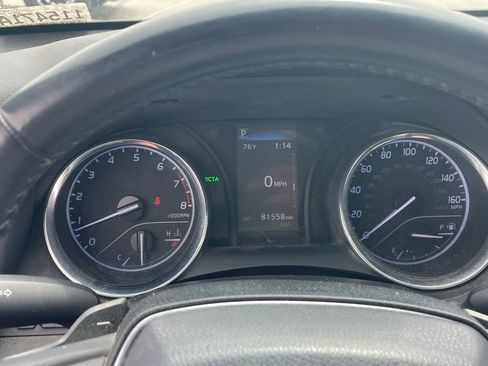 Used 2020 Toyota Camry SE w/ Convenience Package FWD image 10