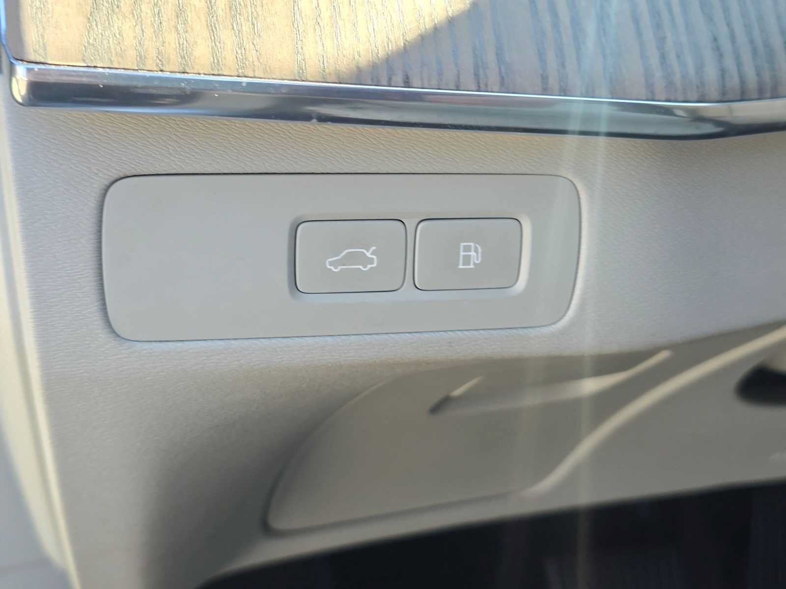 Used 2023 Volvo XC90 T8 Ultimate AWD/4WD image 25