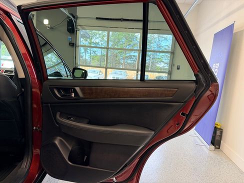 Used 2017 Subaru Outback 2.5i Limited image 31