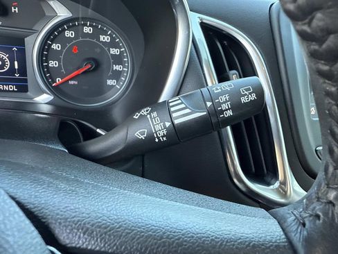 Used 2021 Chevrolet Equinox LT image 38