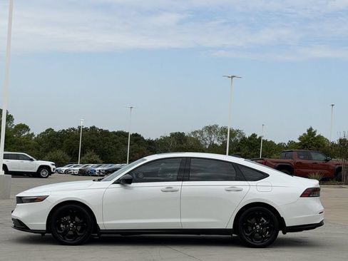 Used 2025 Honda Accord SE image 3