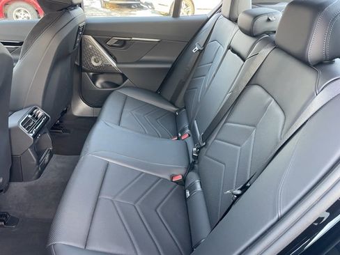 Certified 2026 BMW 530i xDrive w/ M Sport Package image 7