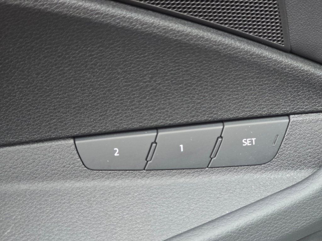 Used 2024 Audi Q8 e-tron Prestige w/ Prestige Package AWD/4WD image 37