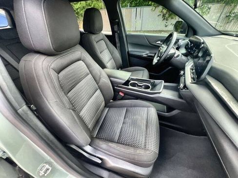 Used 2025 Chevrolet Equinox LT FWD image 27