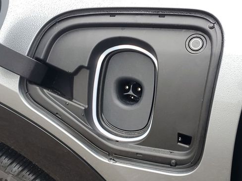 New 2026 Cadillac Optiq Sport 1 w/ LPO, Floor Liner Package image 36