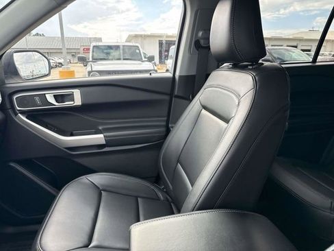 Used 2023 Ford Explorer XLT w/ Equipment Group 202A image 19
