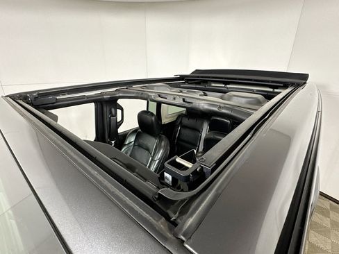 Used 2021 Jeep Wrangler Unlimited Sahara image 6