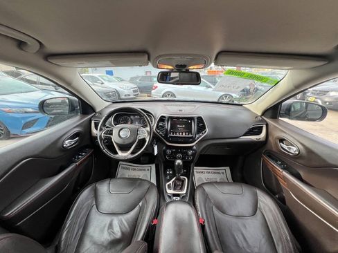 Used 2014 Jeep Cherokee Trailhawk w/ Leather Interior Group AWD/4WD image 12