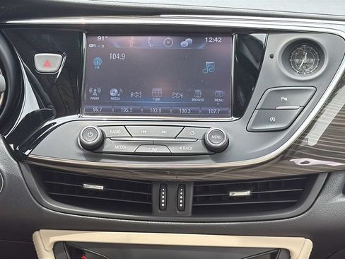Used 2020 Buick Envision Essence FWD image 16
