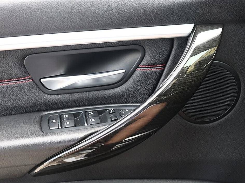Used 2018 BMW 330i xDrive Sedan AWD/4WD image 37