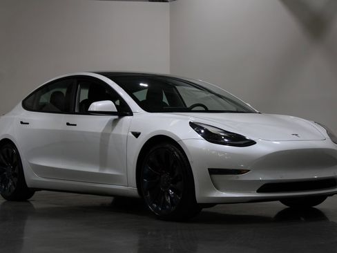 Used 2020 Tesla Model 3 Performance image 3