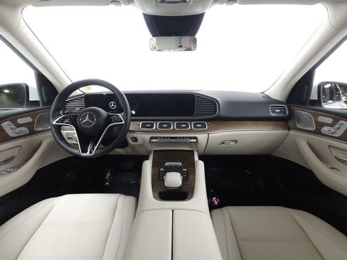 Used 2025 Mercedes-Benz GLE 450e 4MATIC image 27