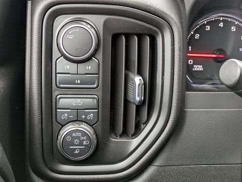 Used 2023 Chevrolet Silverado 2500 Custom w/ Custom Value Package image 17