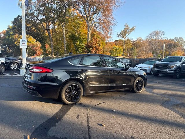 Used 2020 Ford Fusion SE FWD image 8