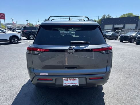 New 2026 Nissan Pathfinder SL FWD image 4