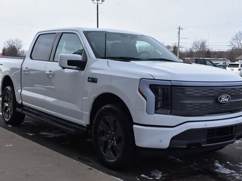 Used 2024 Ford F150 Lightning Lariat image 7