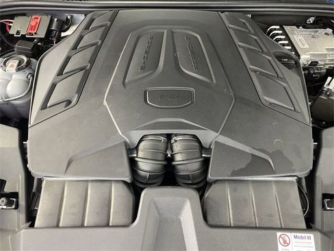 Used 2024 Porsche Cayenne S image 37