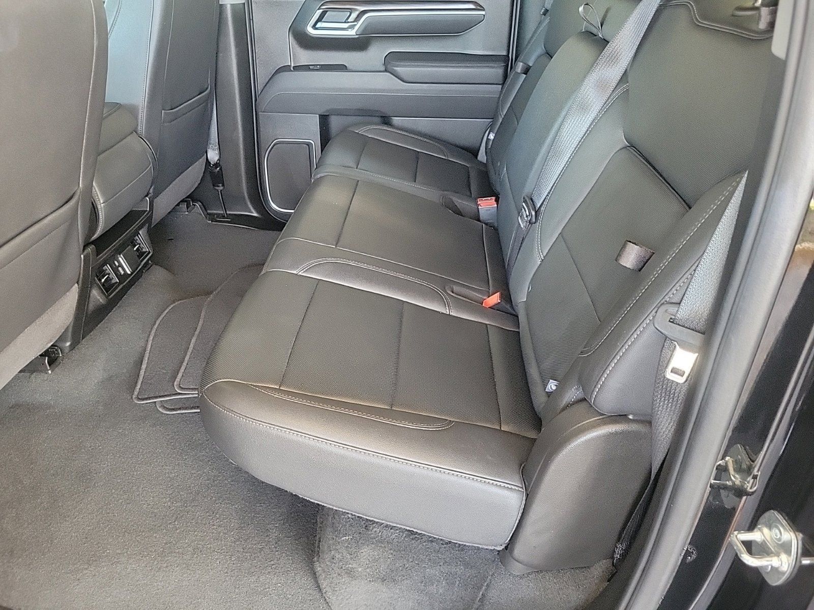 Certified 2025 GMC Sierra 1500 SLT AWD/4WD image 15
