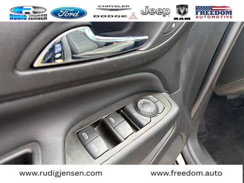 Used 2022 Chevrolet Equinox LT AWD/4WD image 11