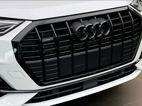 Used 2024 Audi Q3 2.0T Premium Plus w/ Premium Plus Package image 32