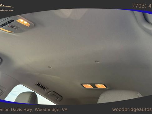 Used 2021 Toyota Highlander LE image 29