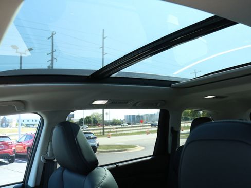 New 2025 Subaru Ascent Limited w/ Popular Package #2 image 17