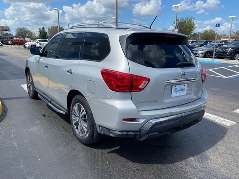 Used 2018 Nissan Pathfinder S image 7