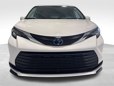 Used 2022 Toyota Sienna LE FWD image 49