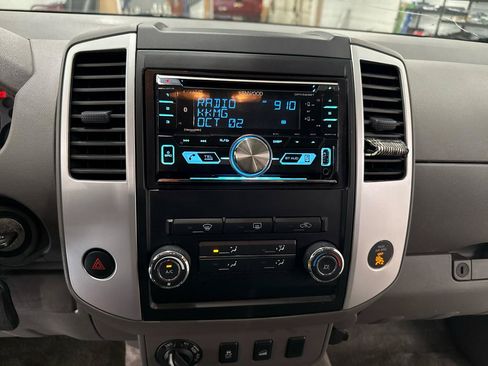 Used 2012 Nissan Frontier SV AWD/4WD image 15