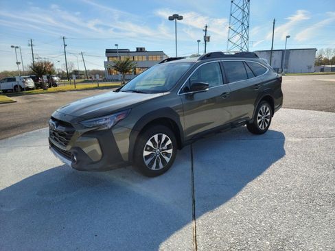 New 2025 Subaru Outback Limited image 2
