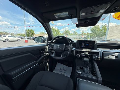 Certified 2024 Toyota Tacoma SR5 AWD/4WD image 13