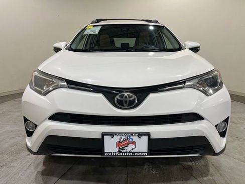 Used 2017 Toyota RAV4 XLE AWD/4WD image 3