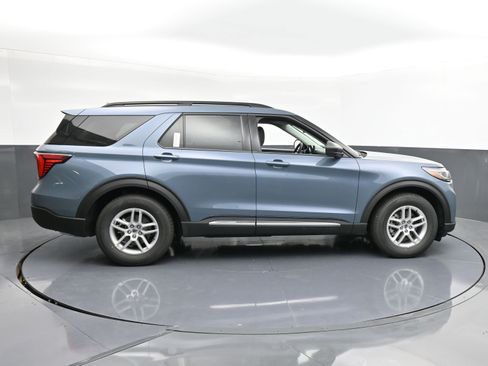 New 2025 Ford Explorer Active w/ Active Comfort Package image 9