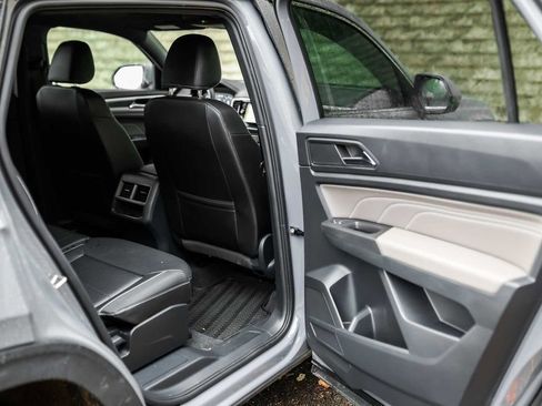 Used 2023 Volkswagen Atlas Cross Sport SEL image 16