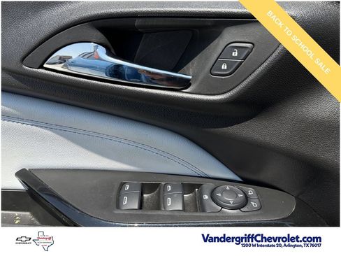 Used 2025 Chevrolet Trax LT w/ Driver Confidence Package FWD image 22