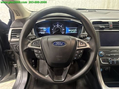 Used 2020 Ford Fusion SE FWD image 4