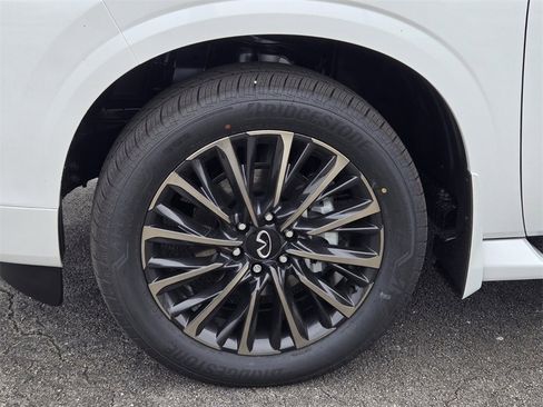 Used 2026 INFINITI QX80 Autograph w/ Premium Cargo Package image 11