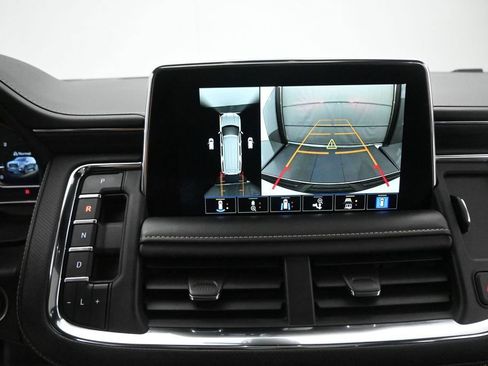 Used 2022 GMC Yukon XL SLT w/ SLT Premium Package AWD/4WD image 16