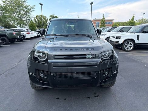 Used 2025 Land Rover Defender 130 V8 AWD/4WD image 8