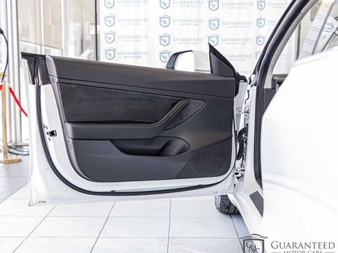 Used 2020 Tesla Model 3 Standard Range Plus image 25