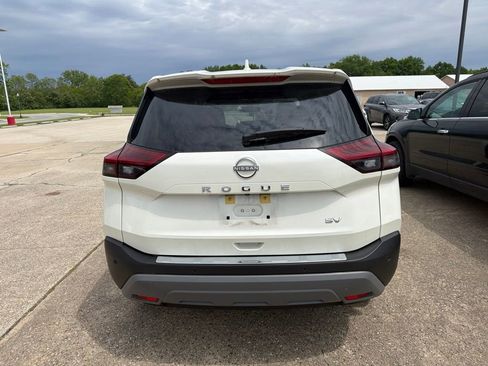 Used 2023 Nissan Rogue SV FWD image 5