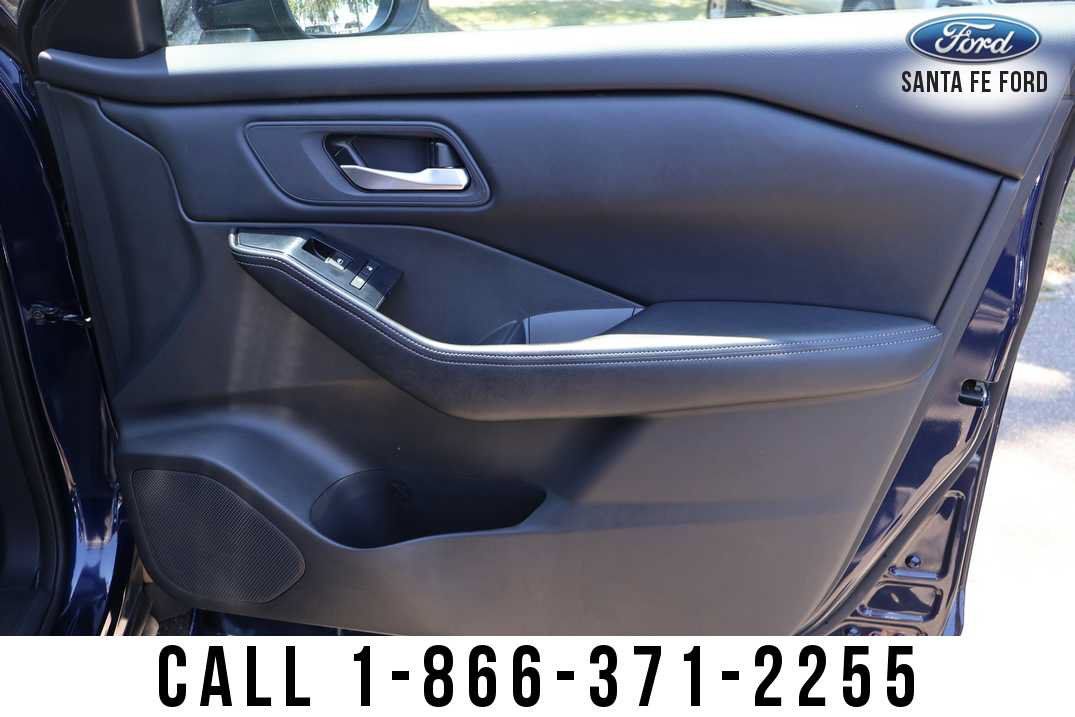 Used 2024 Nissan Rogue SV FWD image 22