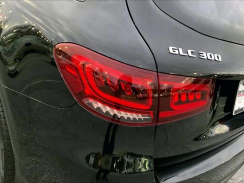 Used 2022 Mercedes-Benz GLC 300 image 27