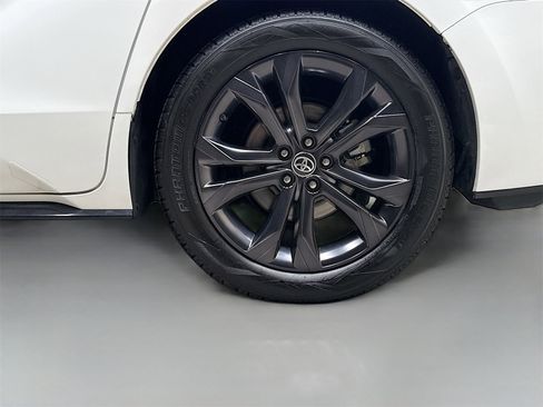 Used 2021 Toyota Sienna XSE image 33