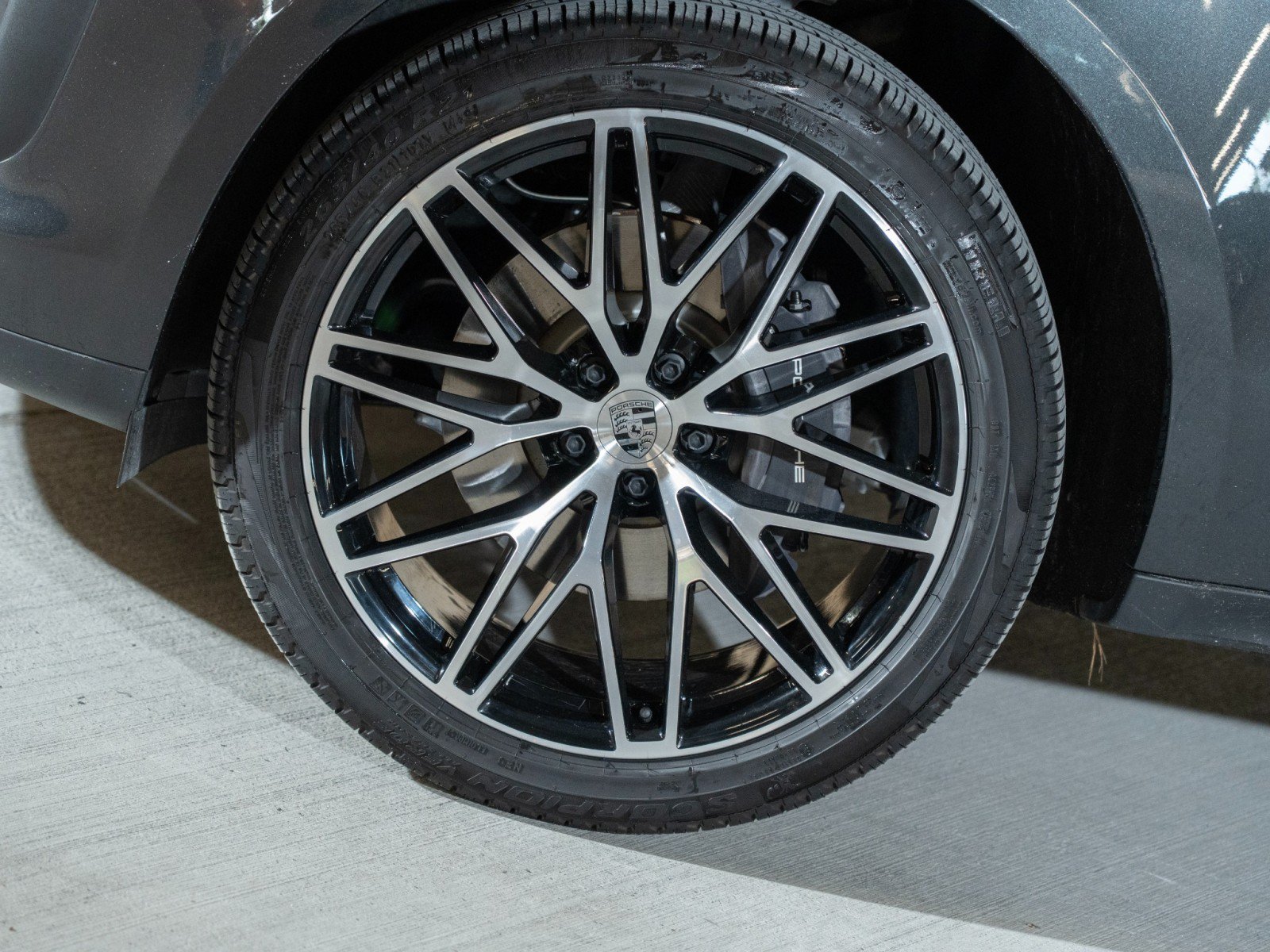 Certified 2026 Porsche Macan AWD/4WD image 11