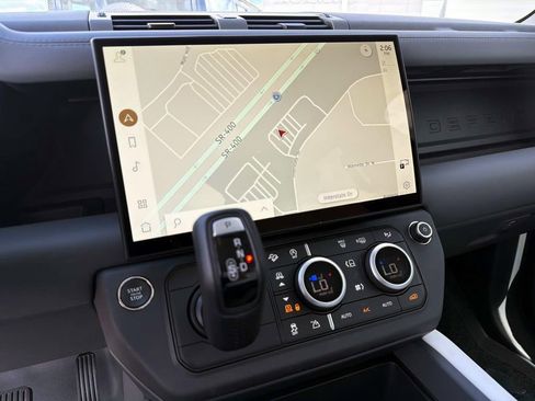 New 2026 Land Rover Defender 110 X-Dynamic SE image 22