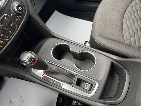 Used 2021 Chevrolet Equinox LT image 24