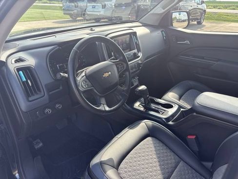 Used 2017 Chevrolet Colorado Z71 w/ Z71 Midnight Edition AWD/4WD image 12